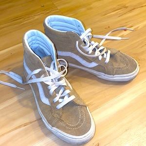 Sk8 Hi Vans Women’s size 8.5/ Men’s 7